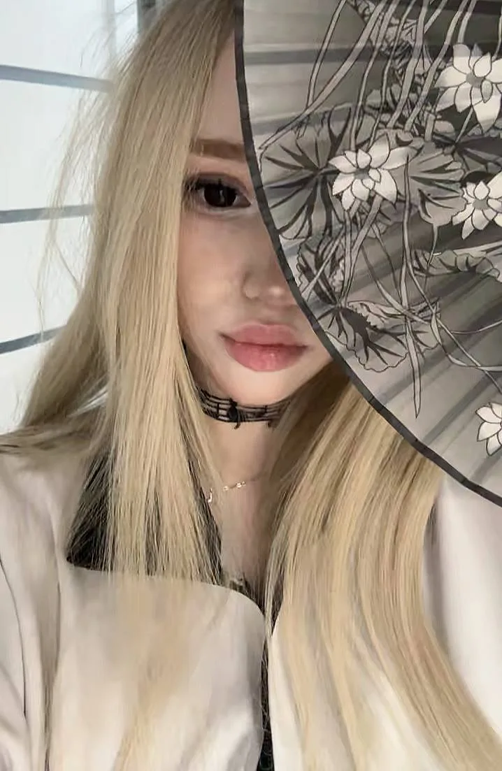 настя akaira